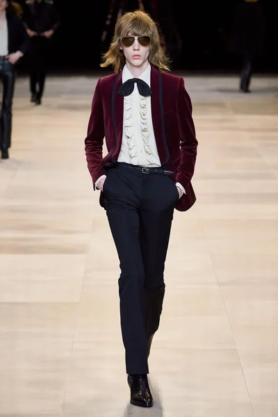 Look 77